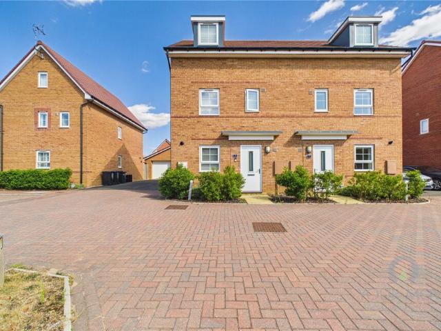 House for rent in Overstone, Moulton