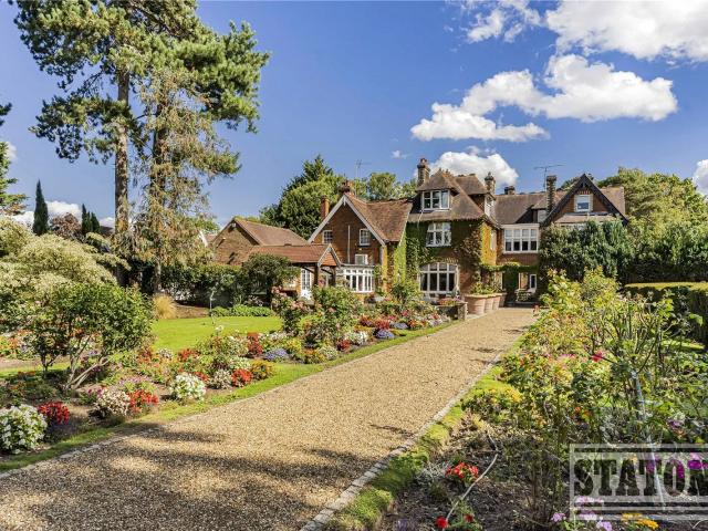 House for rent in London Borough of Barnet, Greater London