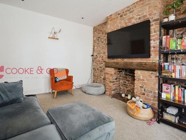House for rent in Upton, Acol