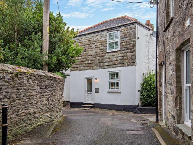House for rent in Gluvian, St. Columb Major