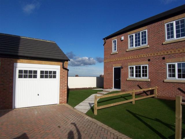 House for rent in Worsbrough Common, Worsbrough