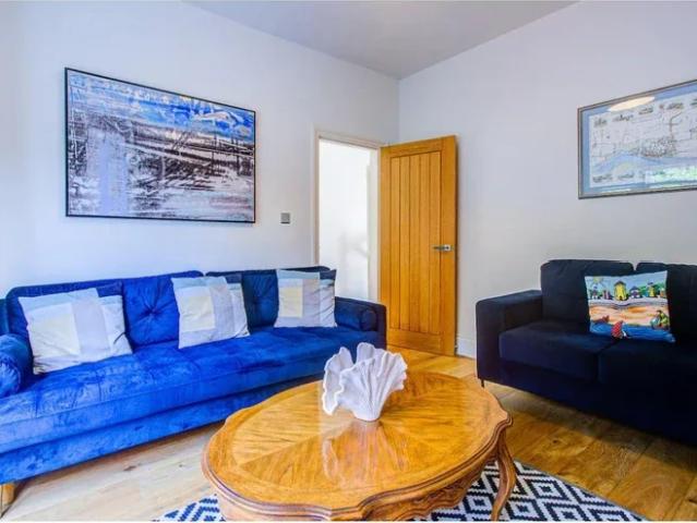 House for rent in Alton Barnes, Essex