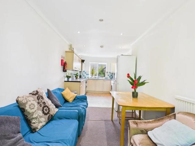 House for rent in Clover Hill, East Bank