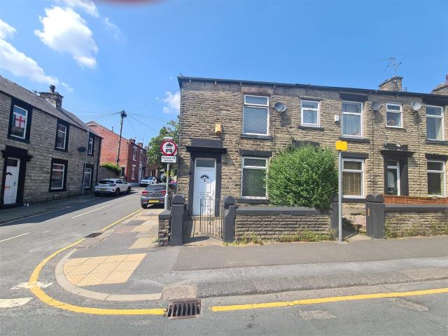 House for rent in Haugh, Burnedge