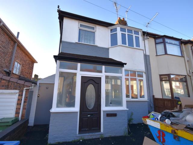 House for rent in Calderstones