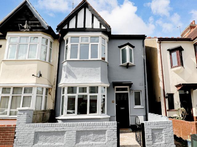 House for rent in Alton Barnes, Essex