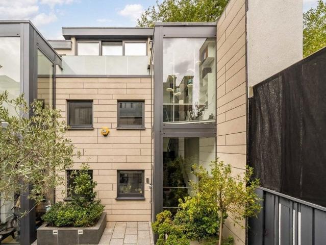 House for rent in Maitland Park, Greater London