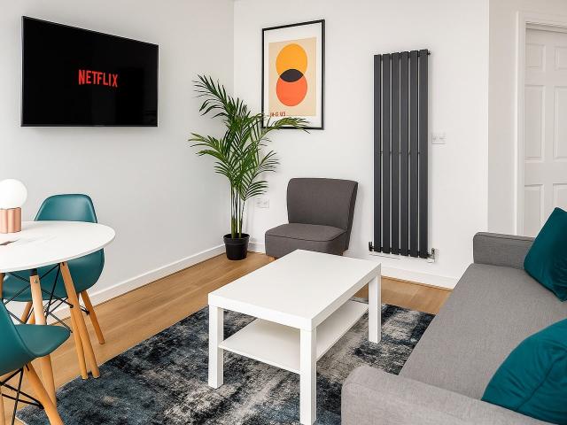 House for rent in Calderstones