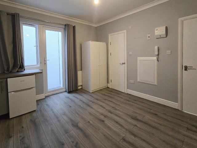 House for rent in Morden, Morden
