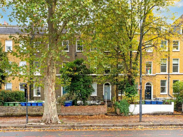 Flat for rent in Kennington, Greater London