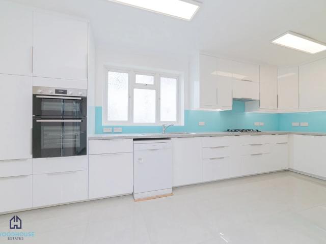 House for rent in North Finchley, Greater London