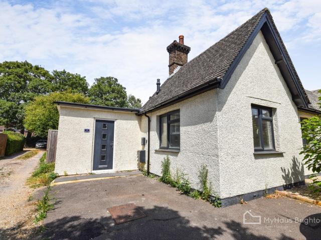 House for rent in Red Hill, Surrey