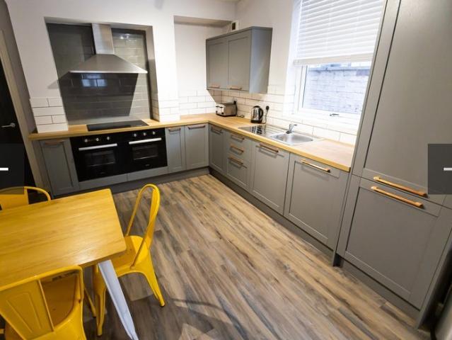 House for rent in Calderstones