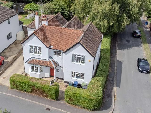 House for rent in Chalfont St. Peter, Denham