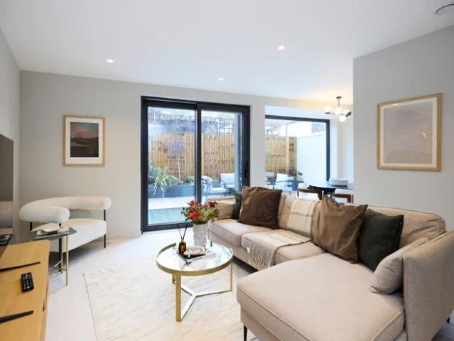 House for rent in College Park, Greater London