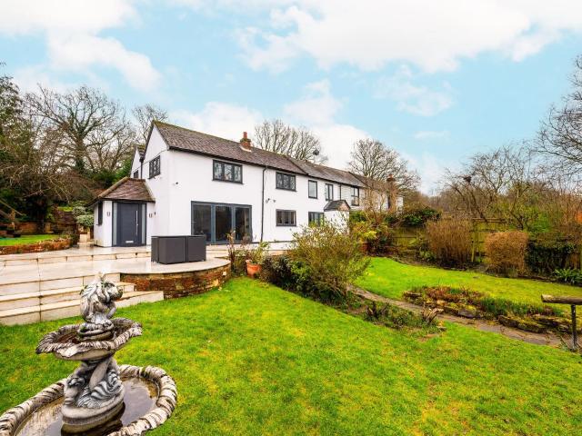 House for rent in Fairlands, Guildford