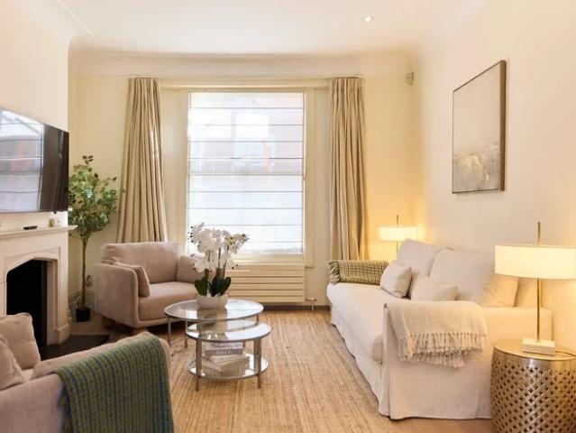 House for rent in Brompton, Greater London