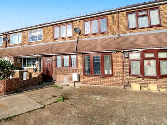 House for rent in Chadwell St Mary, Essex
