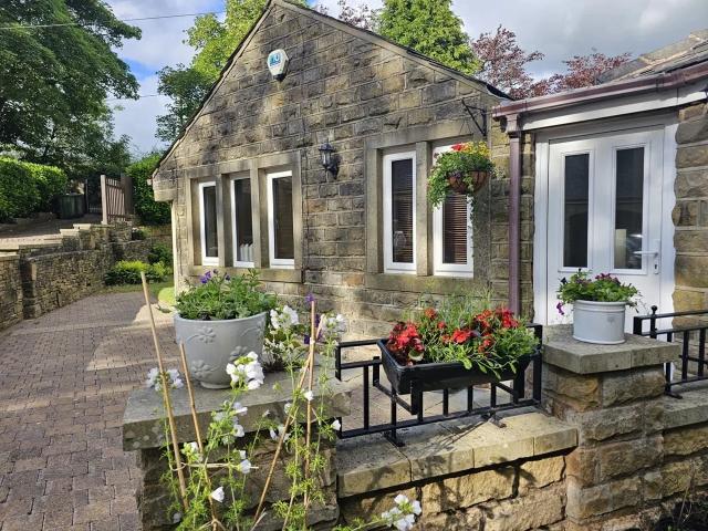 House for rent in Saddleworth, Pendock