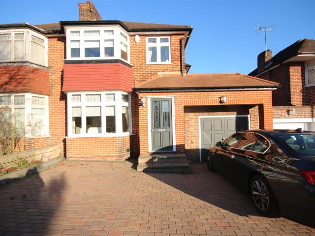 House for rent in Oakwood, Greater London