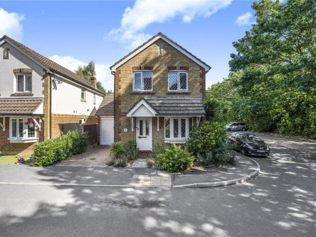 House for rent in Knaphill, Woking