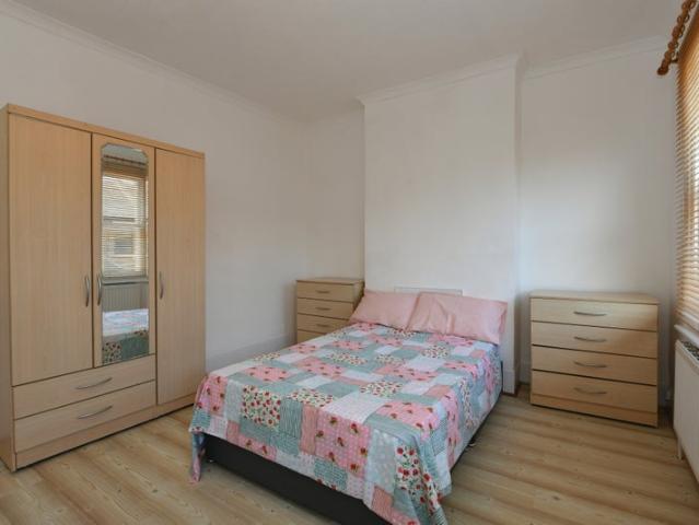 Room for rent in Maryland, Greater London
