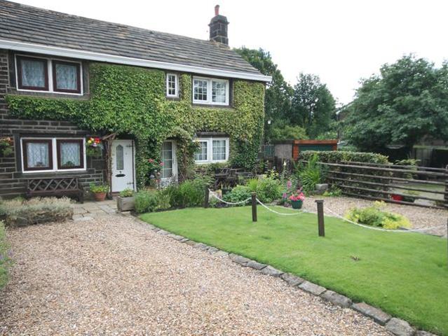 House for rent in Great Howarth, Burnedge