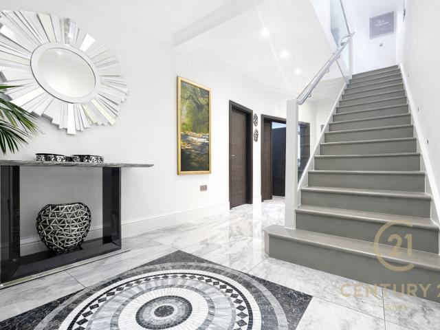 House for rent in Motspur Park, Greater London