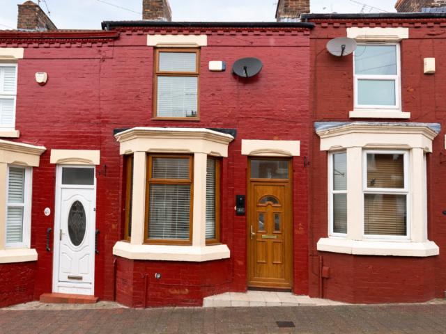 House for rent in Calderstones