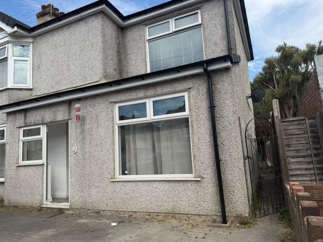 House for rent in South Hornchurch, Greater London
