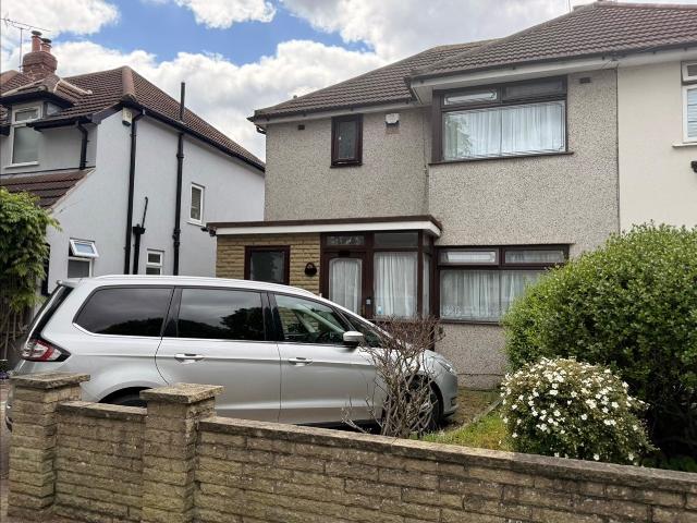House for rent in Elm Park, Greater London