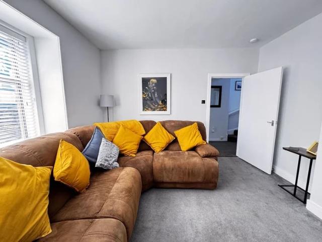 House for rent in Newcastle, Leslie