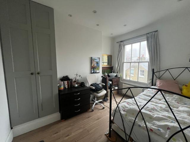 Room for rent in Oval, Greater London
