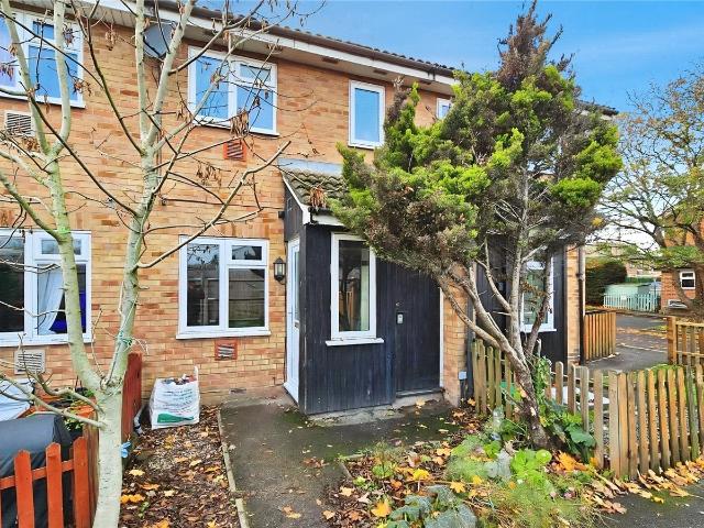 House for rent in Colnbrook with Poyle, Slough