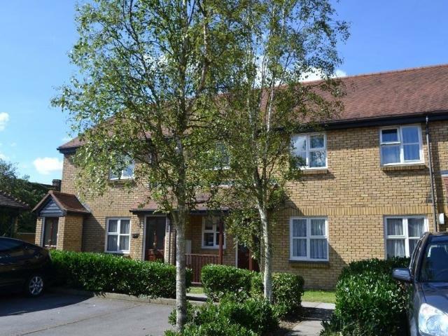House for rent in Harmondsworth, Greater London