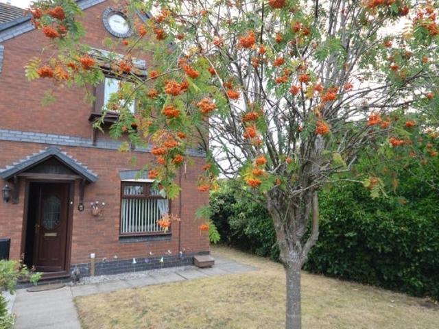 House for rent in Calderstones