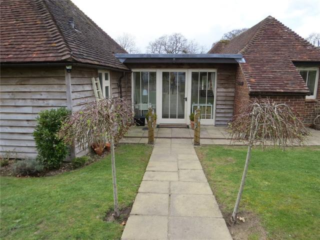 House for rent in Littlecote, West Sussex