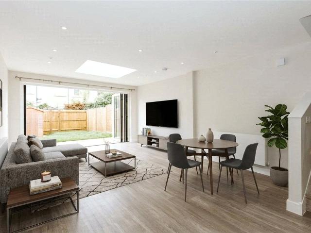 House for rent in Brooks Dye Works, Bristol
