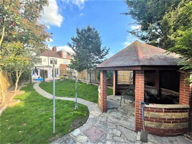 House for rent in London Borough of Redbridge, Greater London