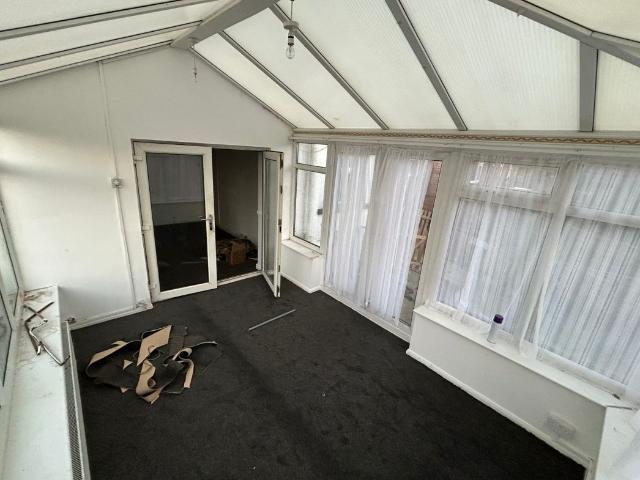 House for rent in Hollin Park, Leeds