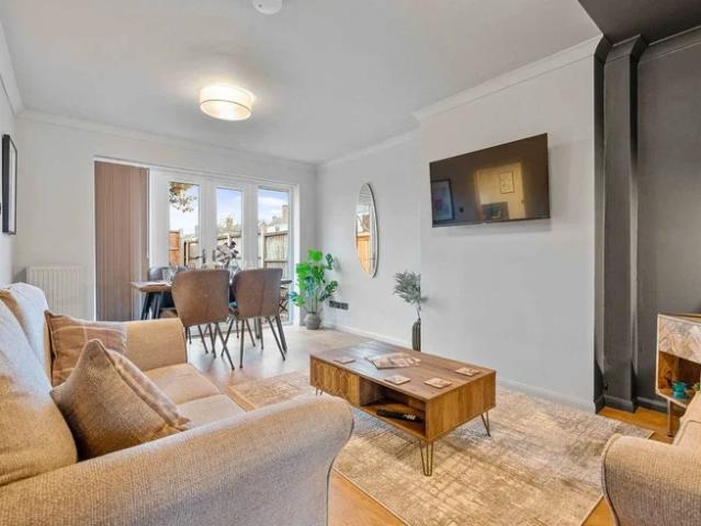 House for rent in Cawston, New Bilton