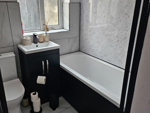 House for rent in Calderstones
