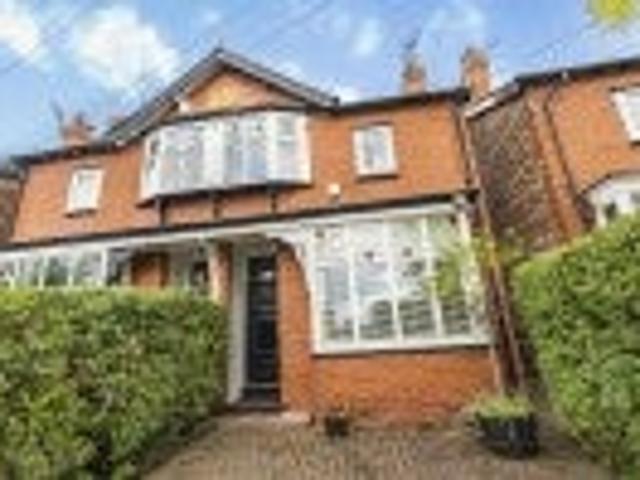 House for rent in Kitt's Moss, Bramhall
