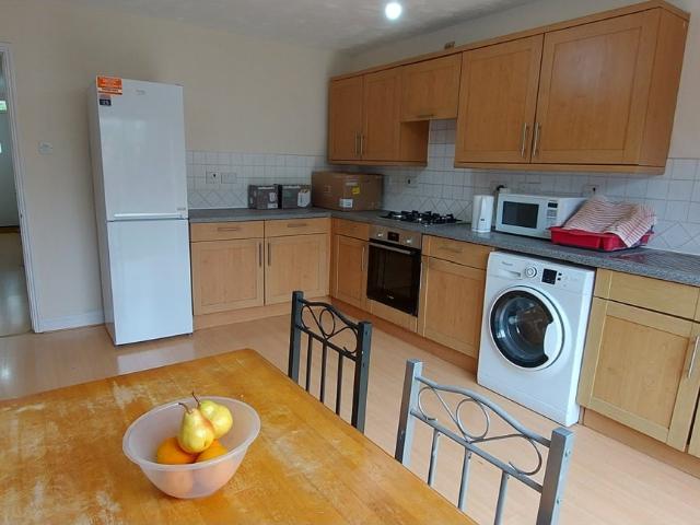 House for rent in Brownswood Park, Stoke Newington