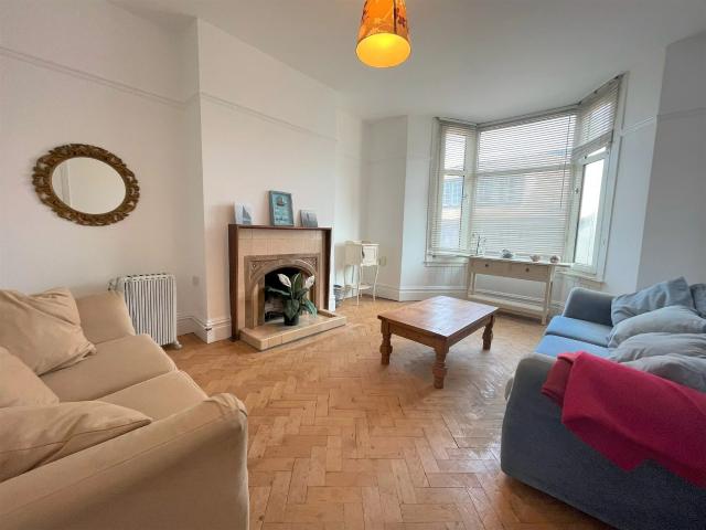 Room for rent in Newton, Wales