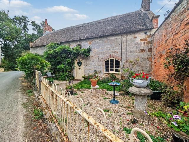 House for rent in Chideock, North Chideock