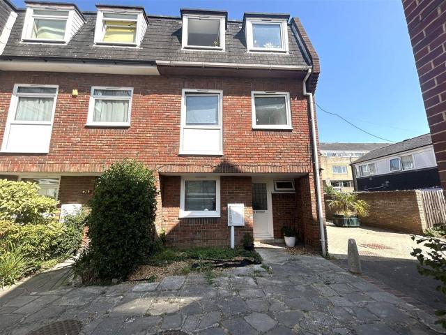 House for rent in Priddy's Hard, Middlecroft