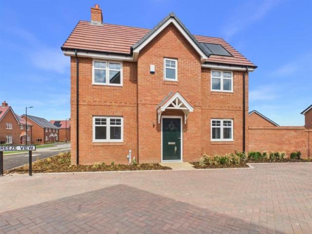 House for rent in Woodway Park, West Midlands