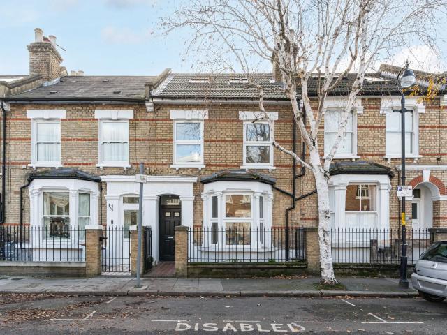 House for rent in Bellenden, Greater London