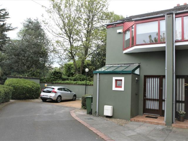House to rent in Bluebell, North Tipperary